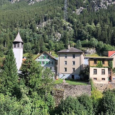 Alpine Haus Apartamento Göschenen Exterior foto