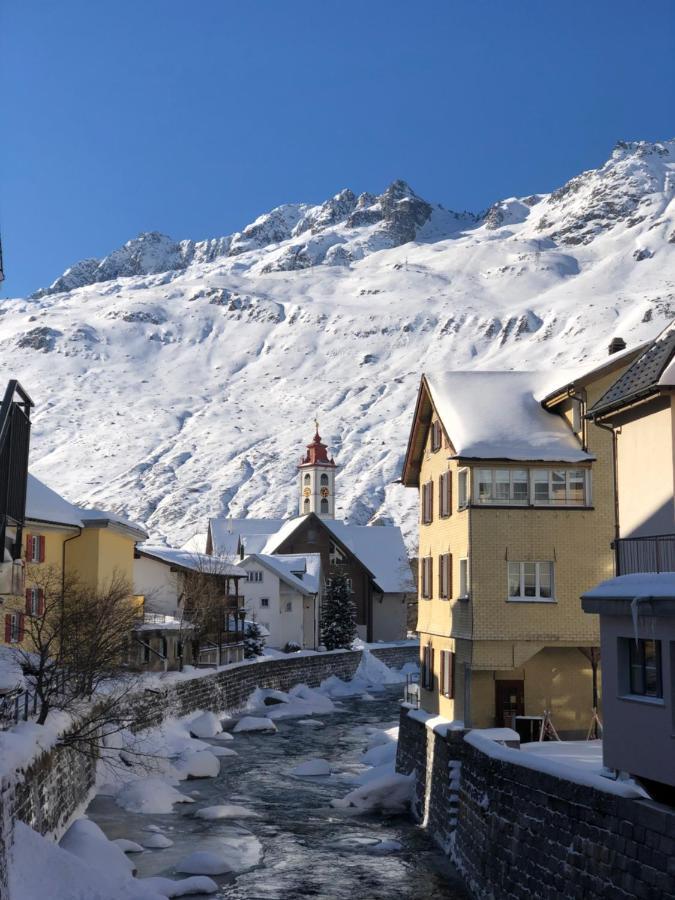 Alpine Haus Apartamento Göschenen Exterior foto