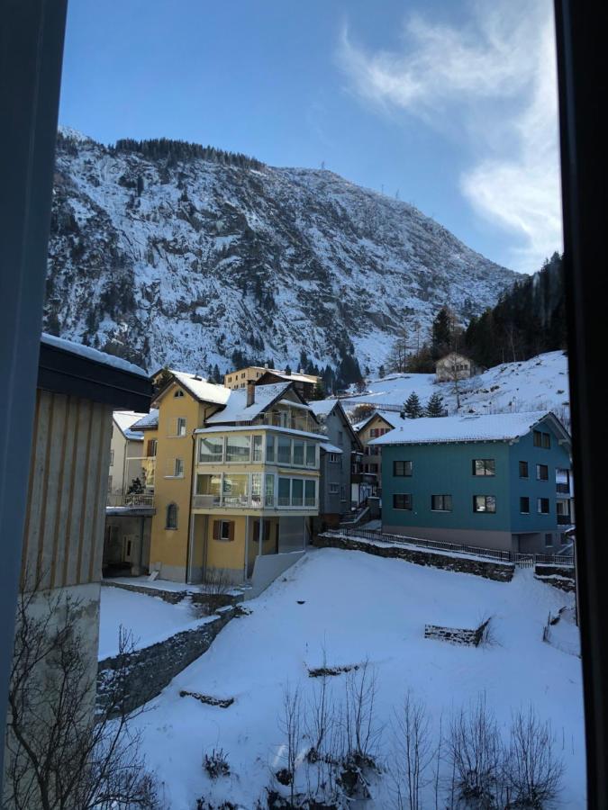 Alpine Haus Apartamento Göschenen Exterior foto