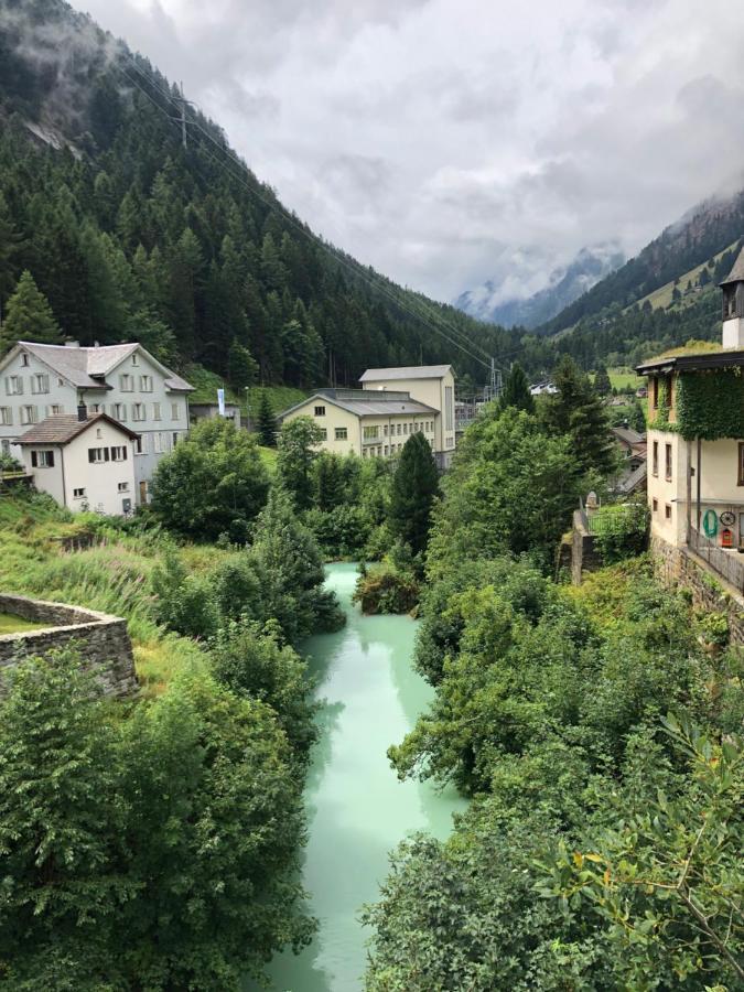 Alpine Haus Apartamento Göschenen Exterior foto