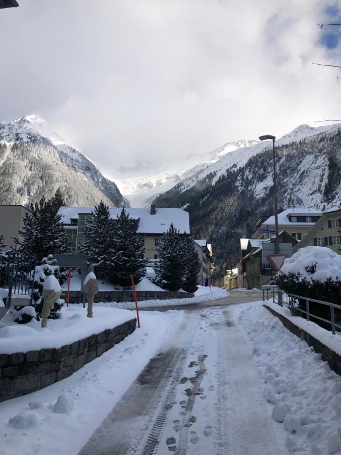 Alpine Haus Apartamento Göschenen Exterior foto